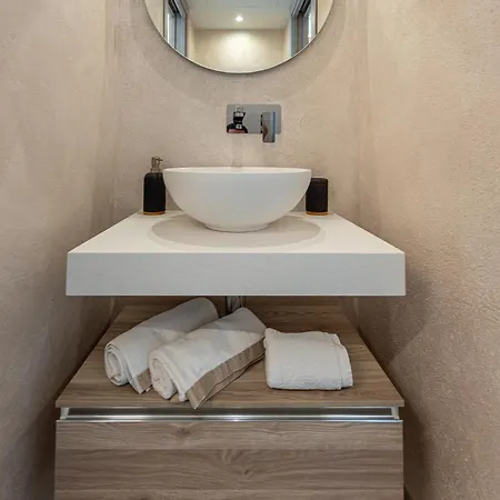 Apartment Basumse Apartments, Langhe Roddi
